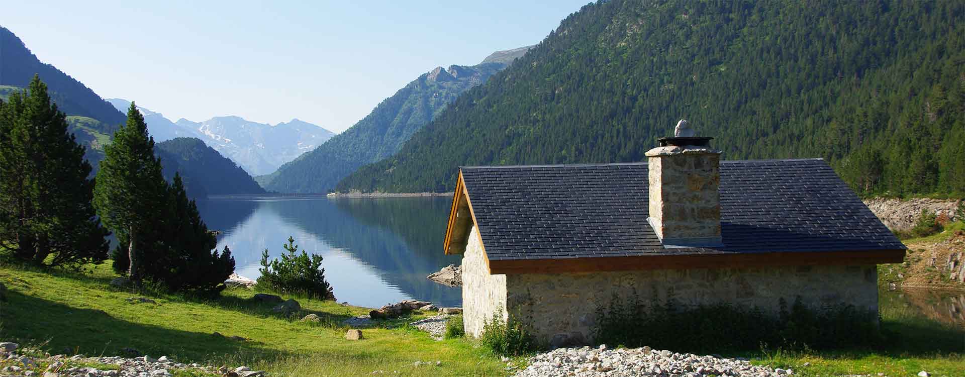 paysage lac hautes pyrenees